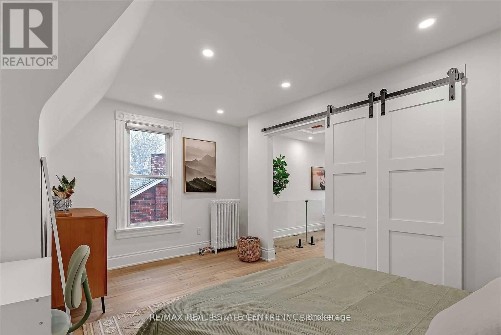Loft - 76 SPRINGHURST AVENUE Image 17