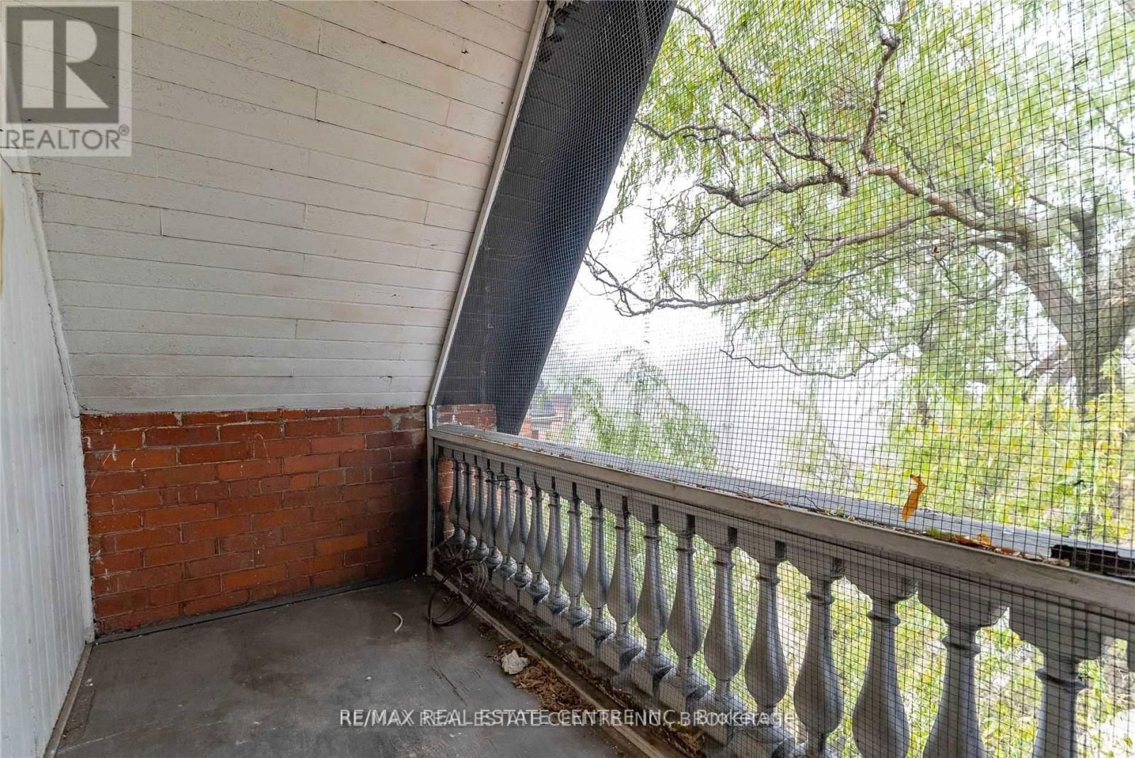Loft - 76 SPRINGHURST AVENUE Image 20