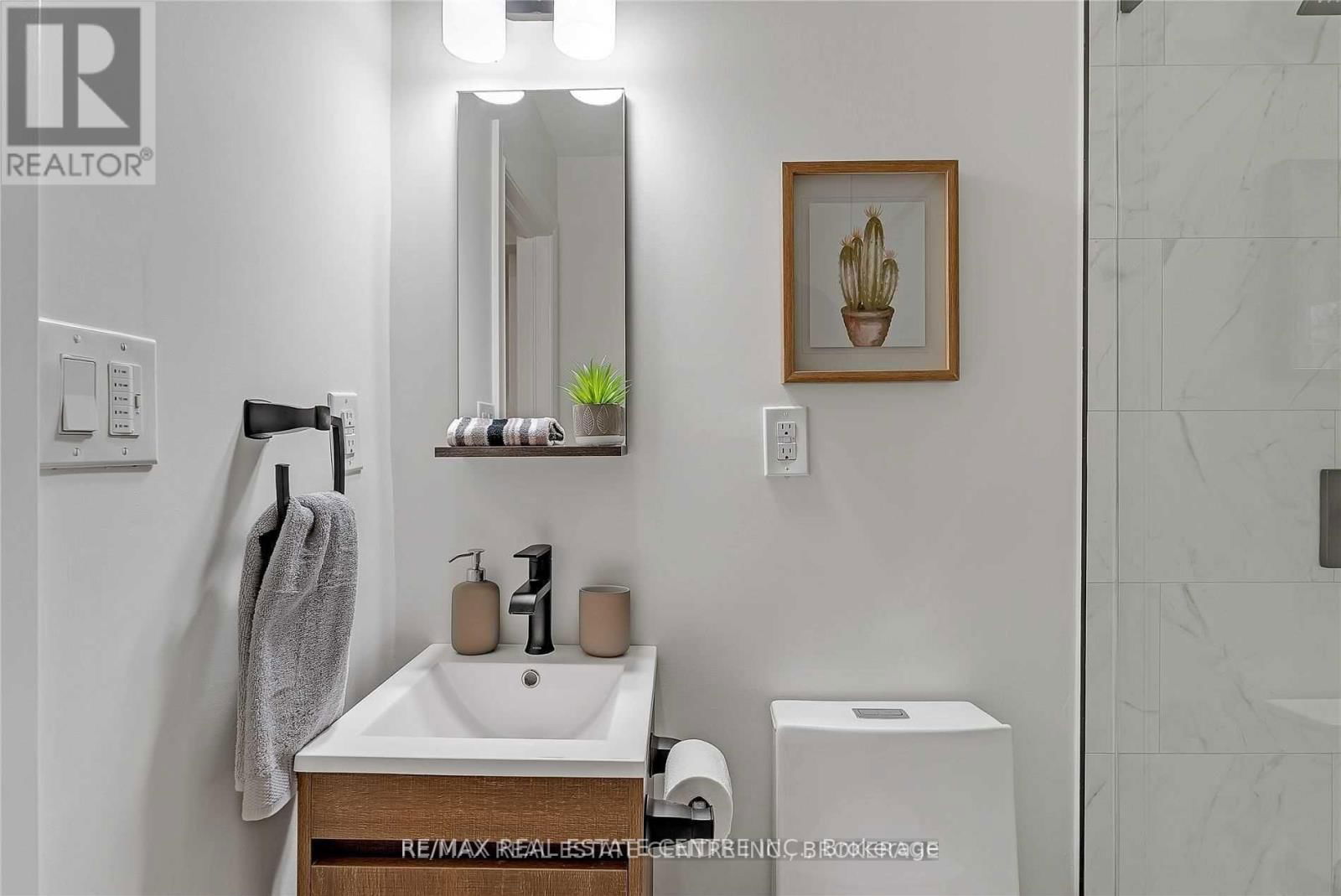 Loft - 76 SPRINGHURST AVENUE Image 21