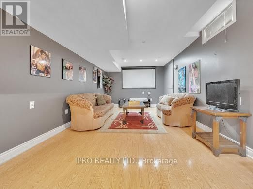 21 FLORENCE DRIVE Image 29