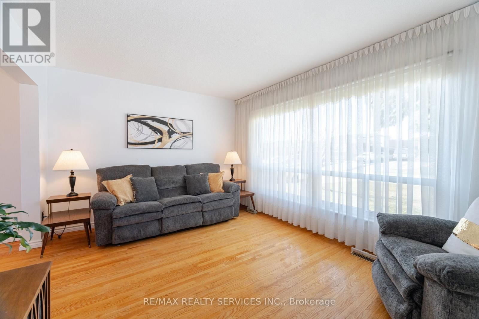 56 FORSYTHIA ROAD Image 3