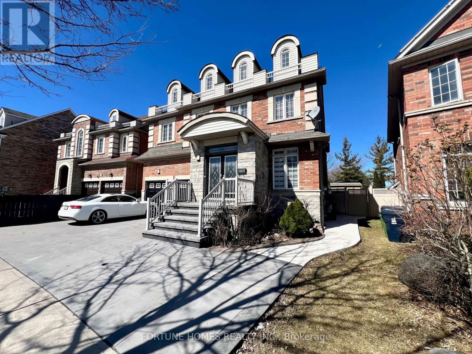 147 FRED YOUNG DRIVE Image 1