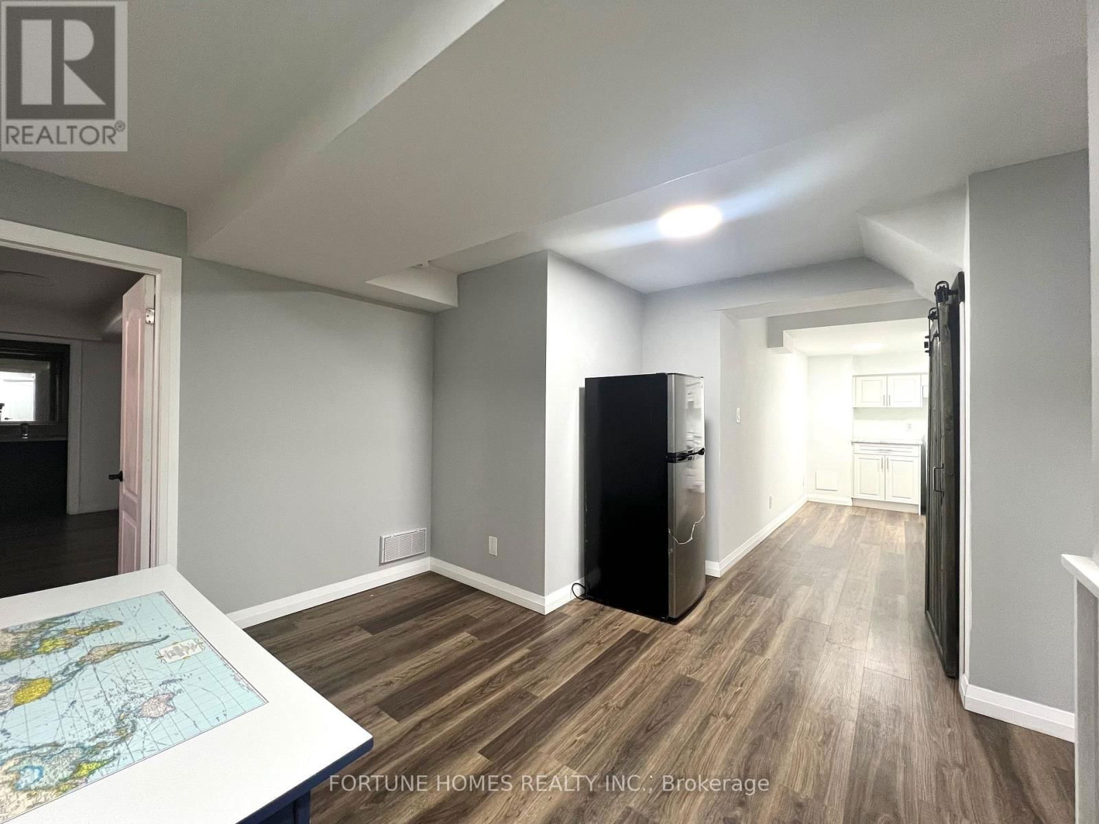 147 FRED YOUNG DRIVE Image 10