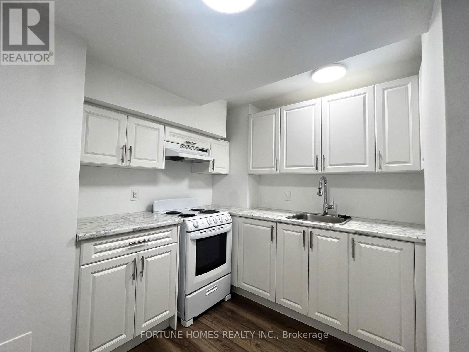 147 FRED YOUNG DRIVE Image 12
