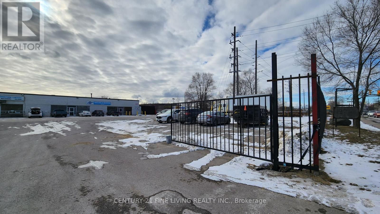 75A N QUEEN STREET Image 11