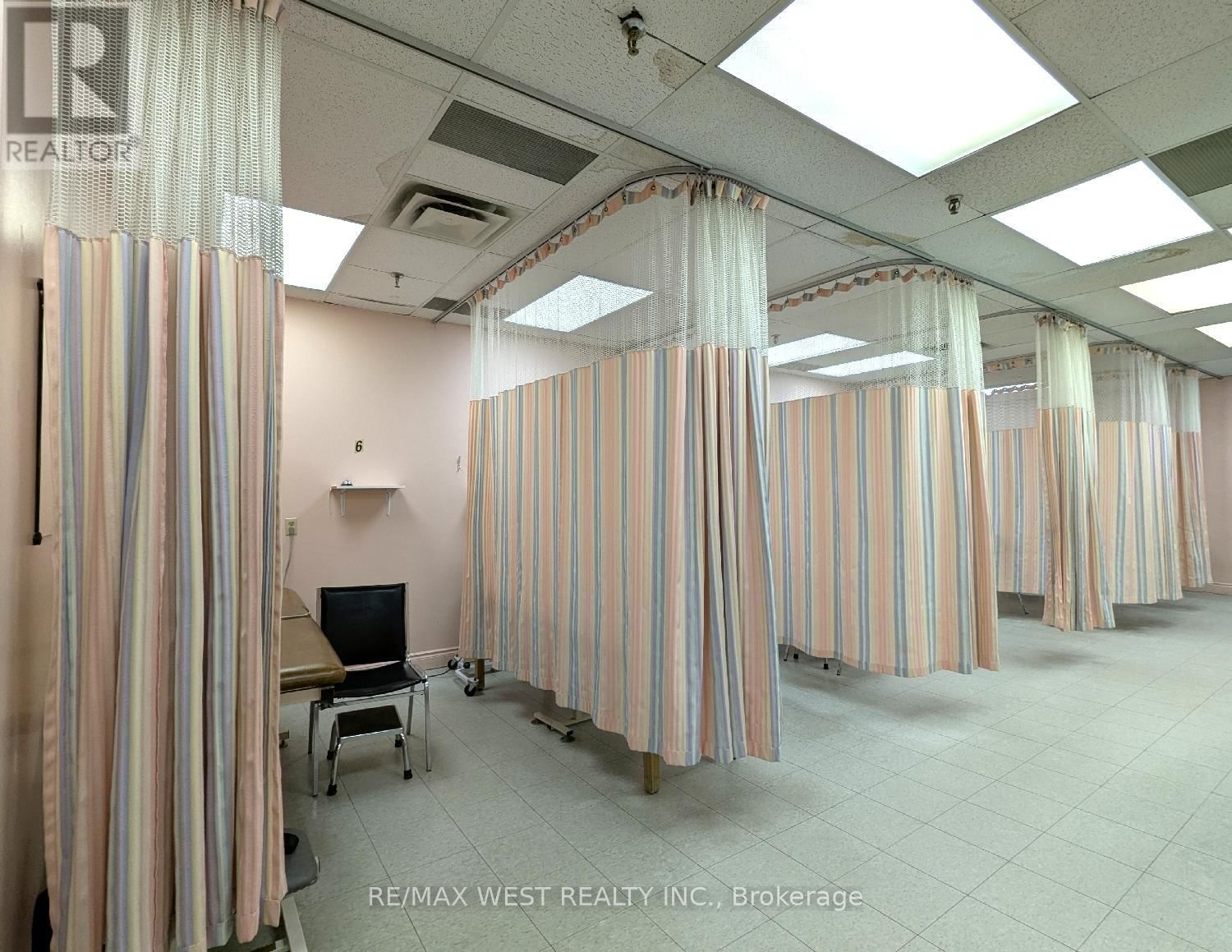 Unit 2 - 2468 EGLINTON AVENUE WEST Image 10