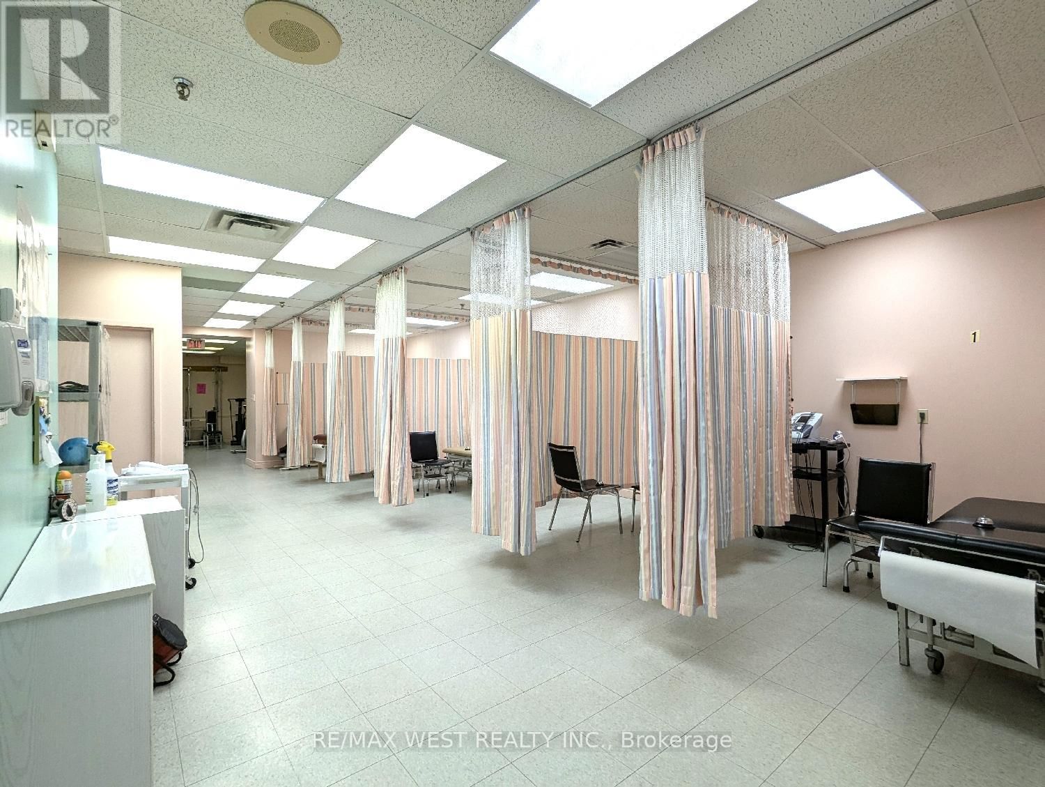 Unit 2 - 2468 EGLINTON AVENUE WEST Image 9