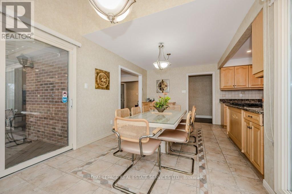 294 RAMBLER COURT Image 16