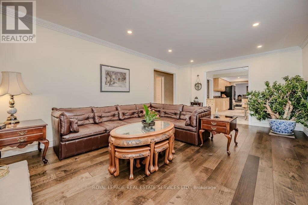 294 RAMBLER COURT Image 19