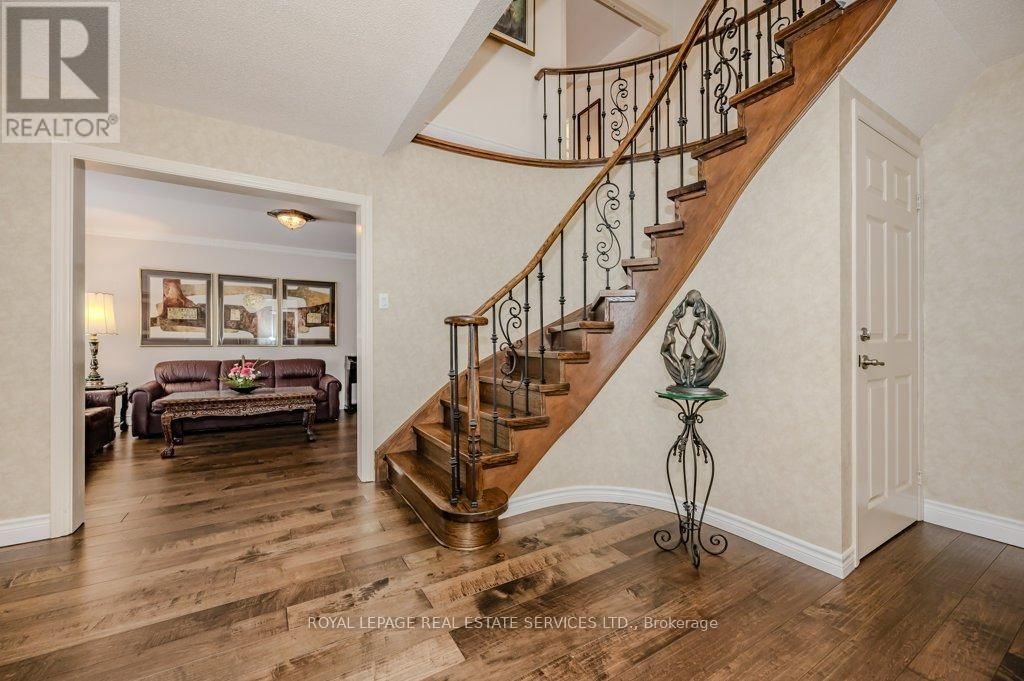 294 RAMBLER COURT Image 22