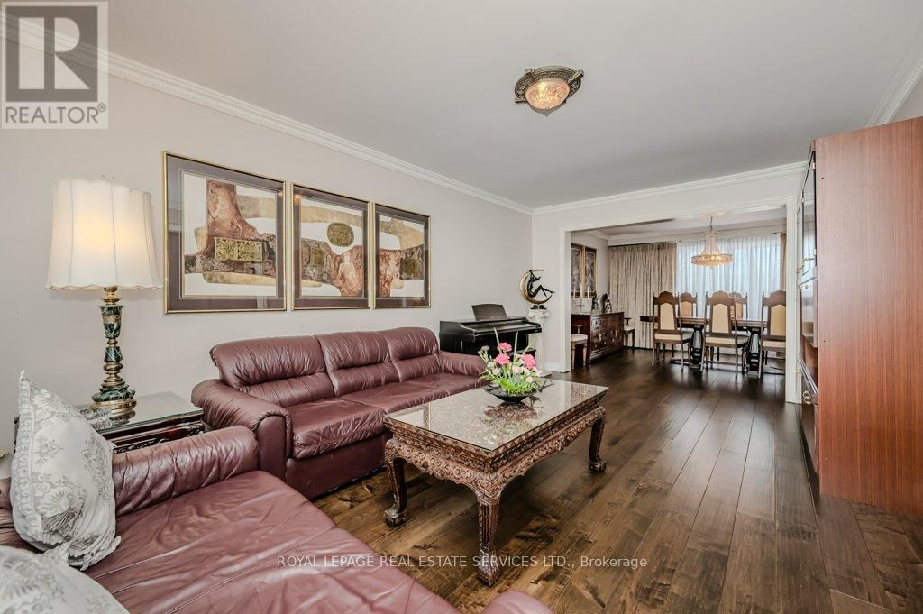 294 RAMBLER COURT Image 9