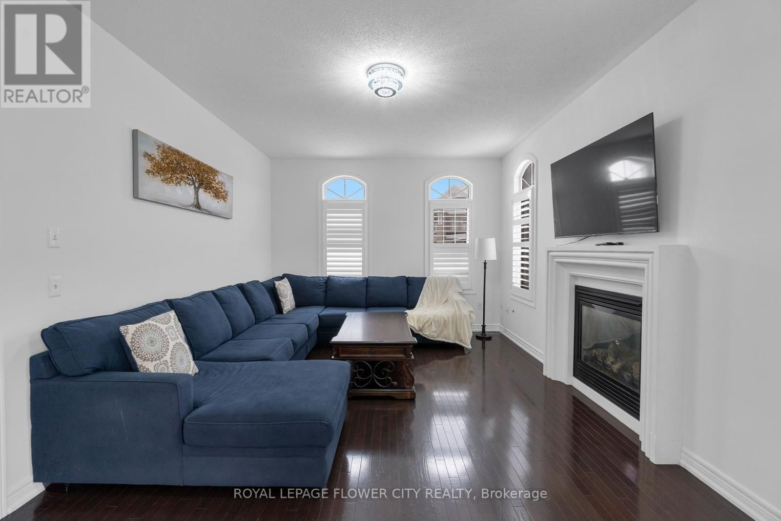 28 DRUMMONDVILLE DRIVE Image 10