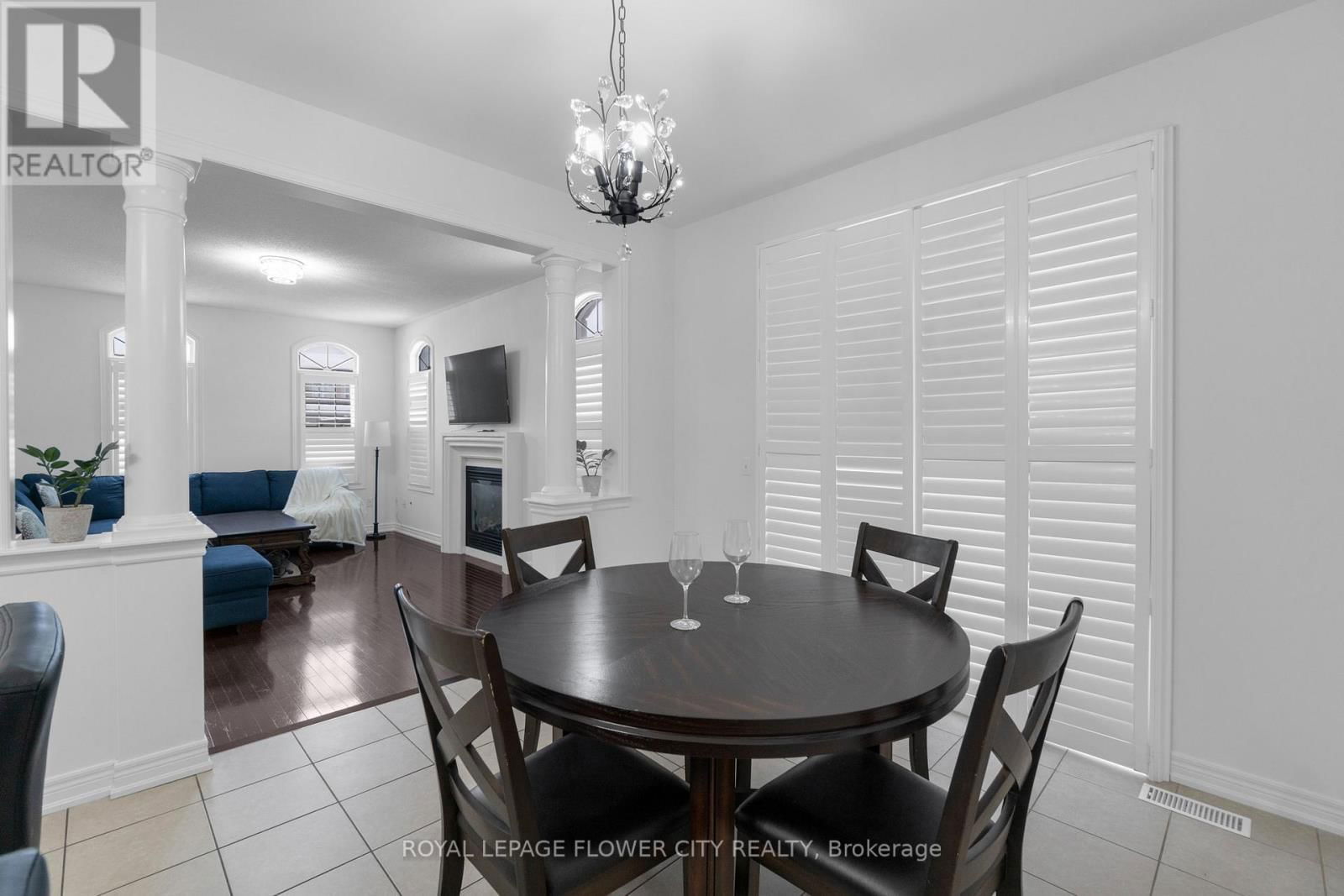 28 DRUMMONDVILLE DRIVE Image 19