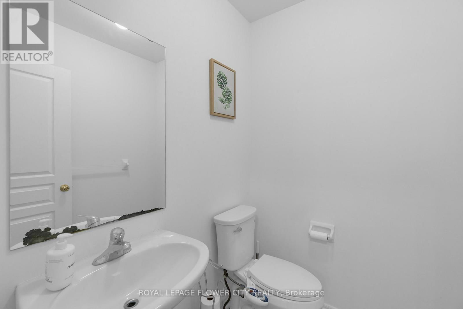 28 DRUMMONDVILLE DRIVE Image 20