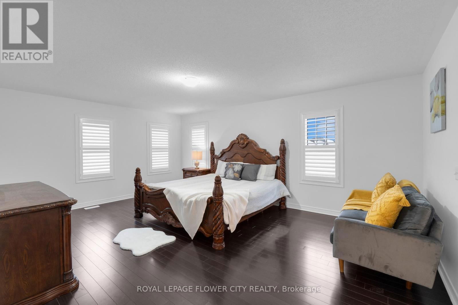 28 DRUMMONDVILLE DRIVE Image 23
