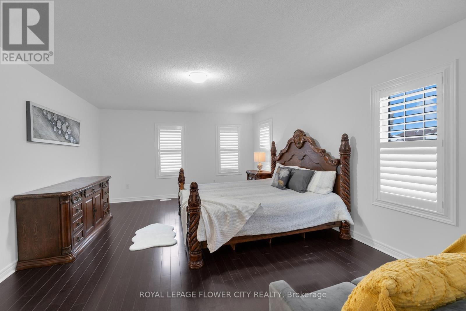 28 DRUMMONDVILLE DRIVE Image 24