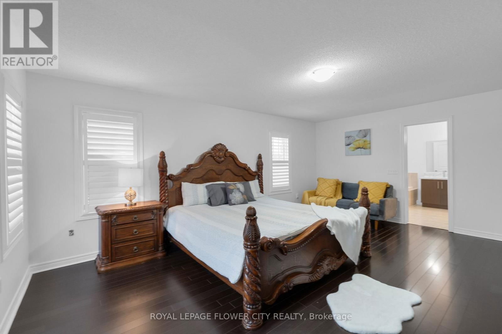 28 DRUMMONDVILLE DRIVE Image 26
