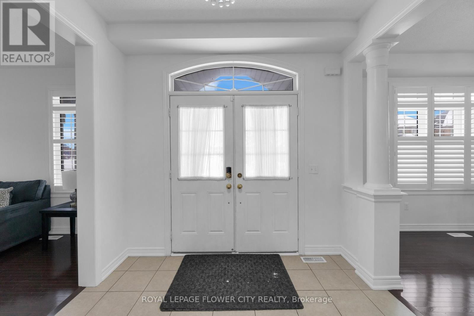 28 DRUMMONDVILLE DRIVE Image 3