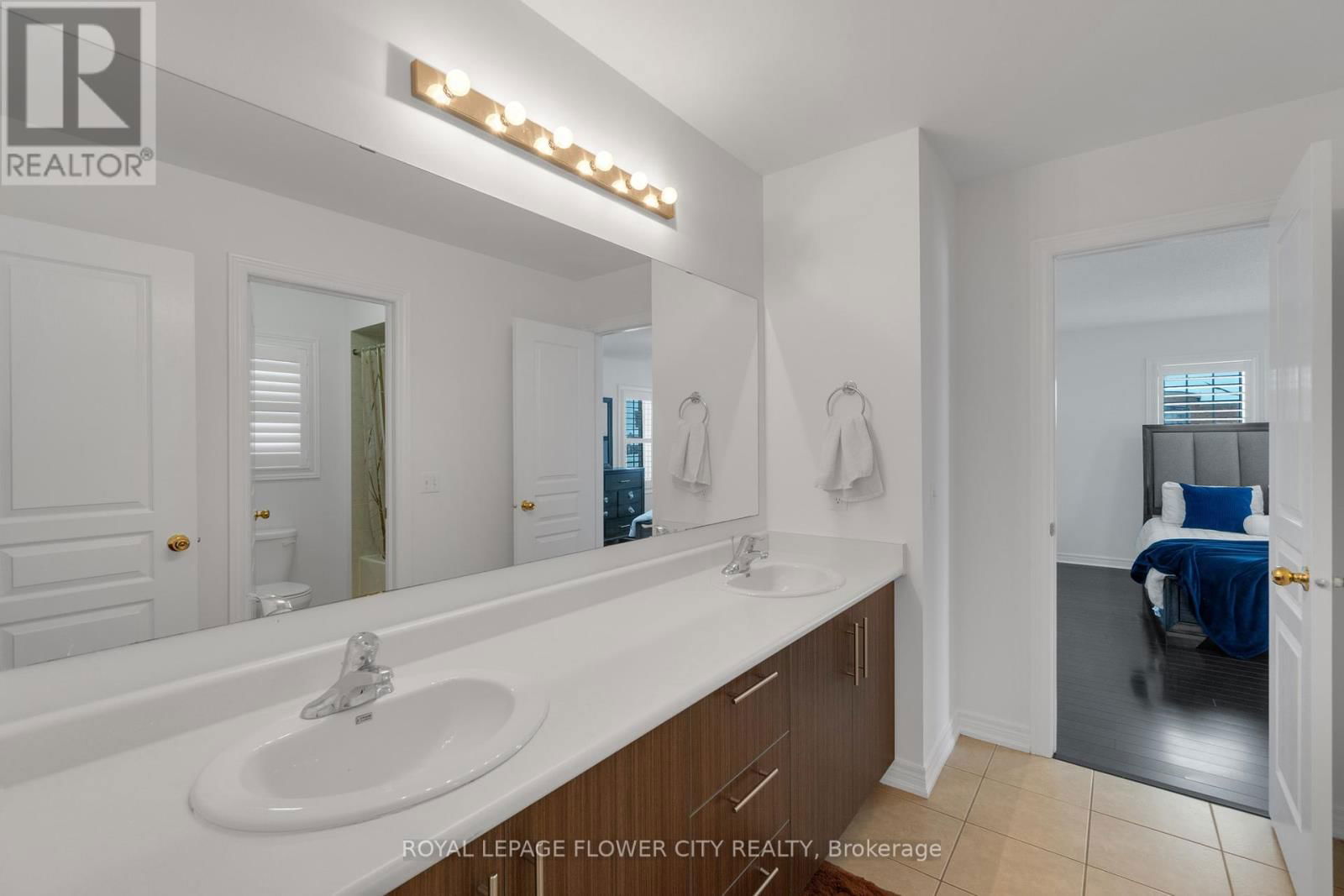 28 DRUMMONDVILLE DRIVE Image 34