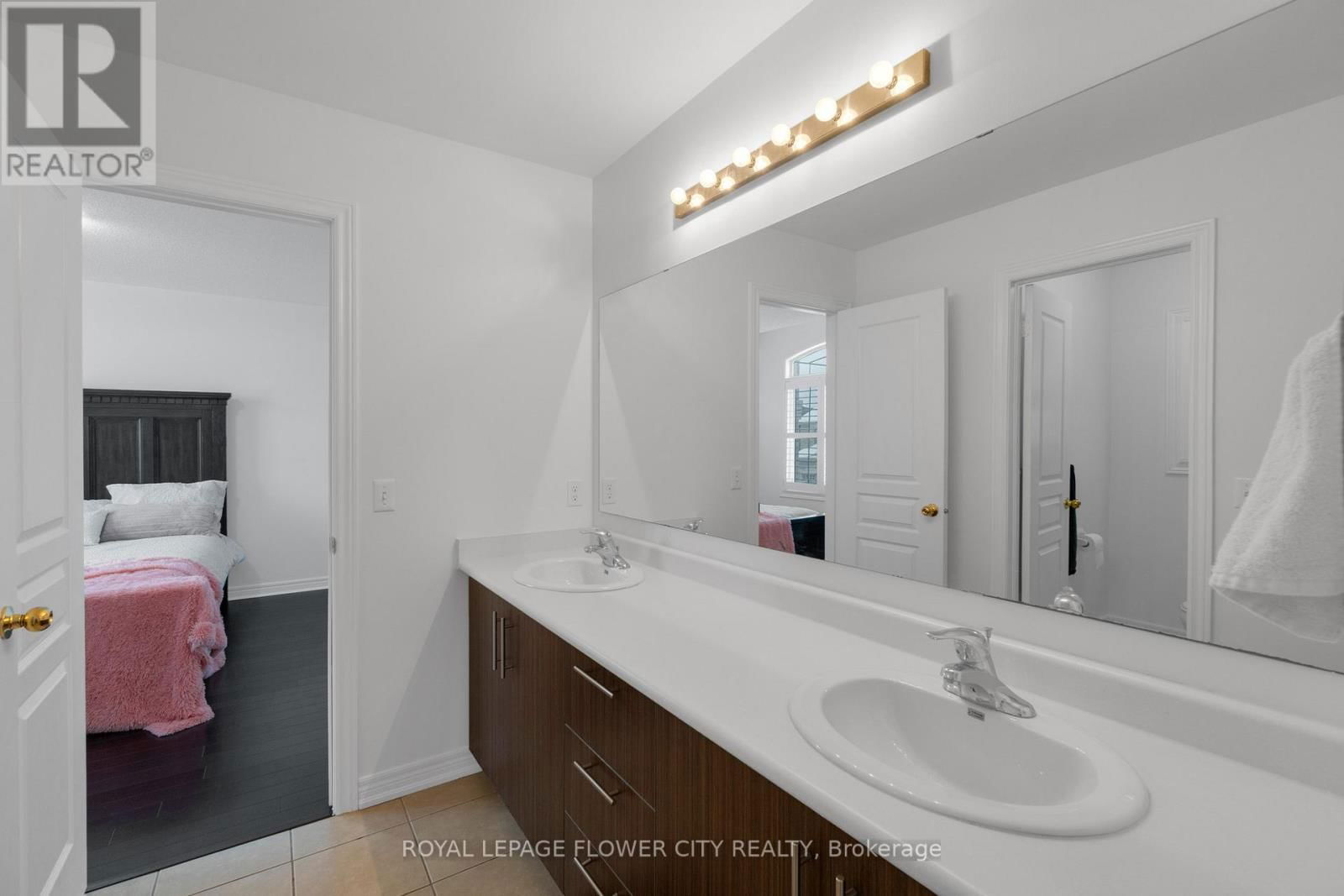 28 DRUMMONDVILLE DRIVE Image 36