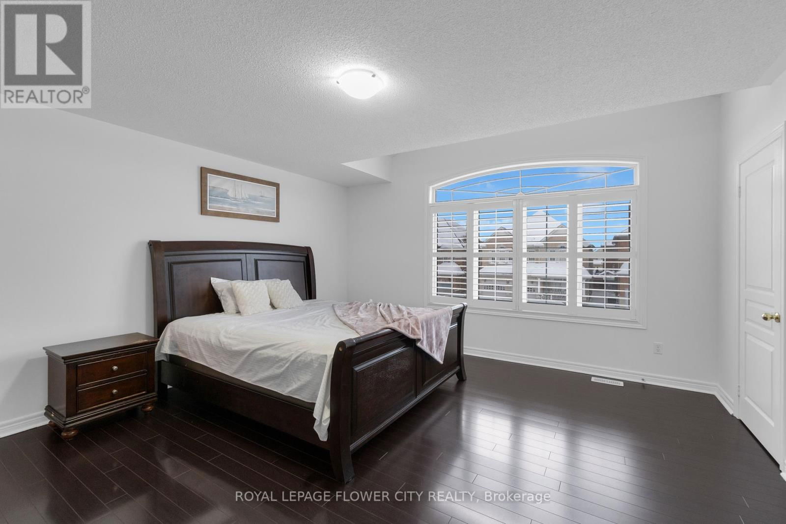 28 DRUMMONDVILLE DRIVE Image 39