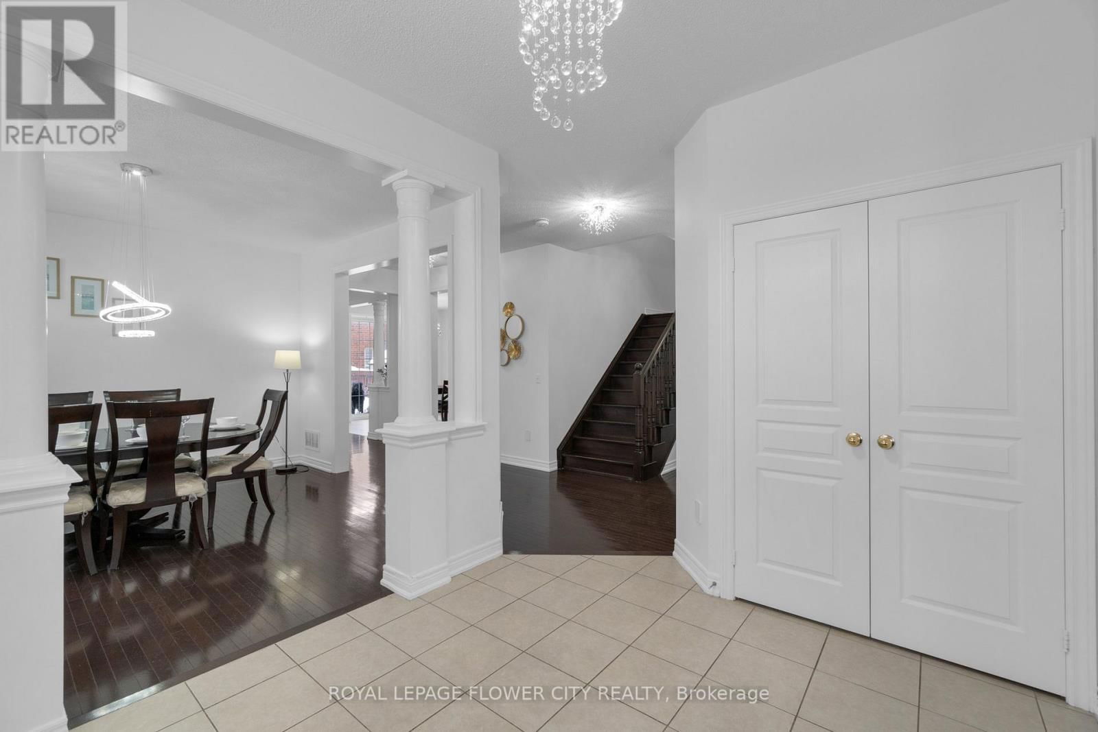 28 DRUMMONDVILLE DRIVE Image 4