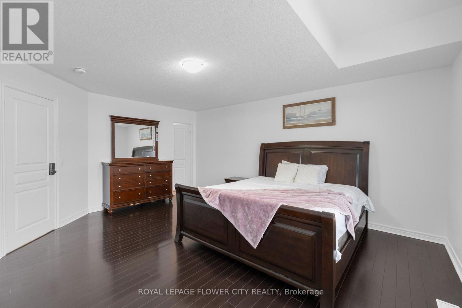 28 DRUMMONDVILLE DRIVE Image 40