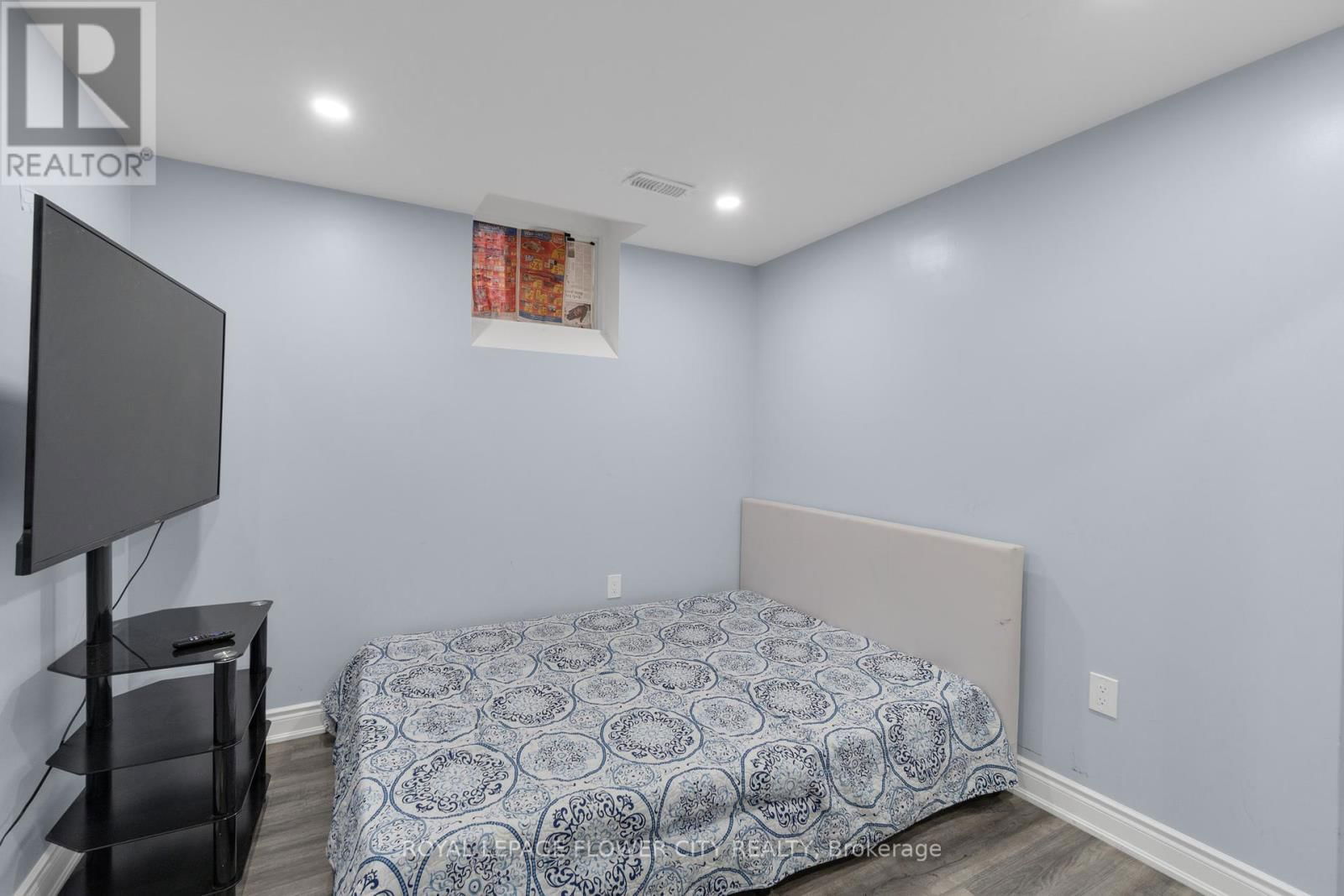 28 DRUMMONDVILLE DRIVE Image 47