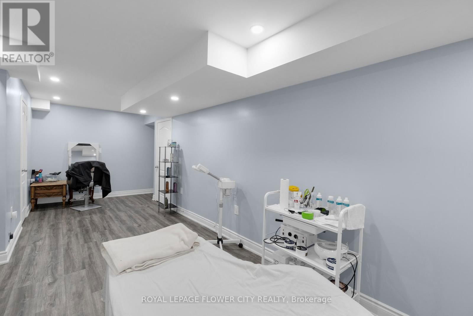 28 DRUMMONDVILLE DRIVE Image 49