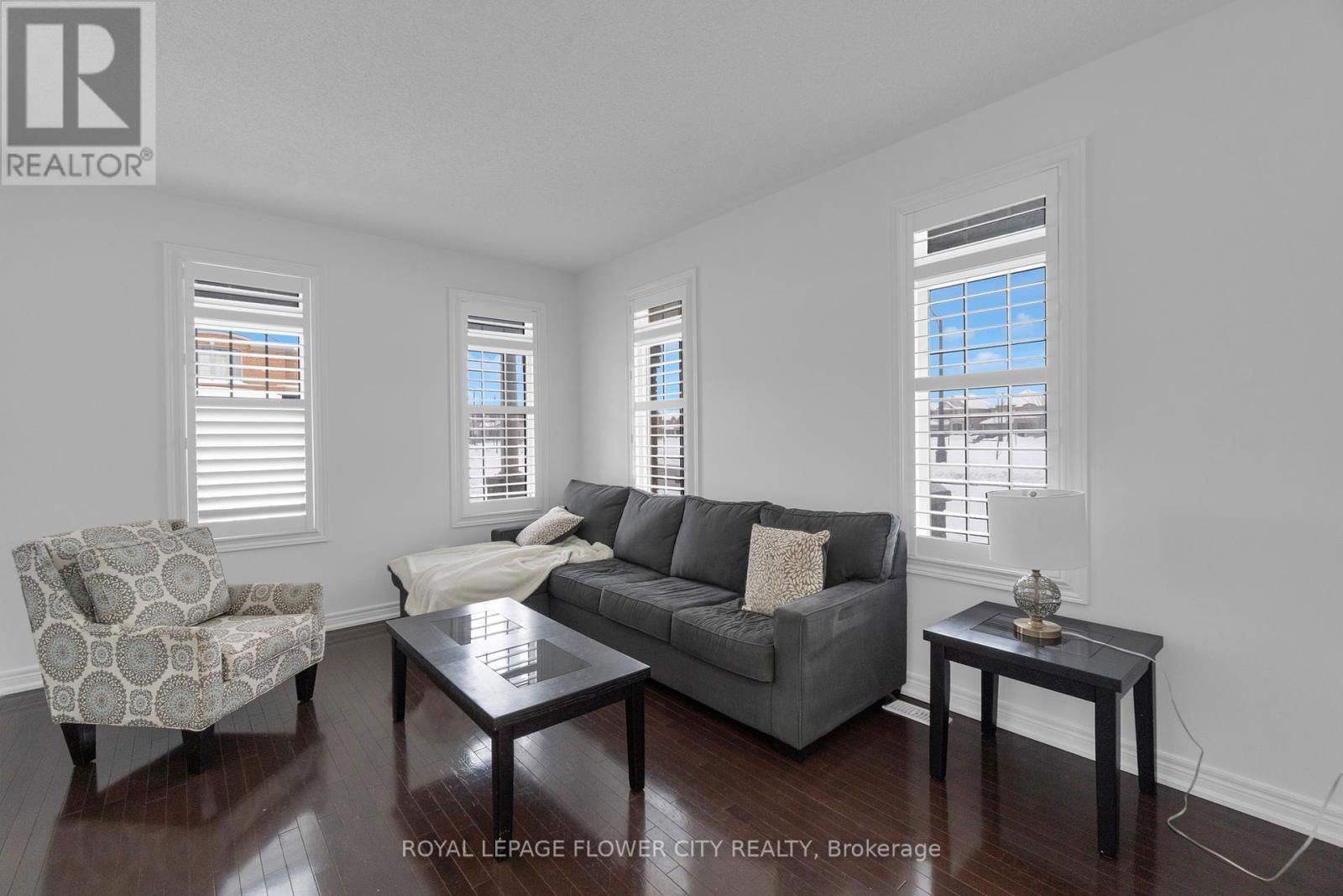 28 DRUMMONDVILLE DRIVE Image 6