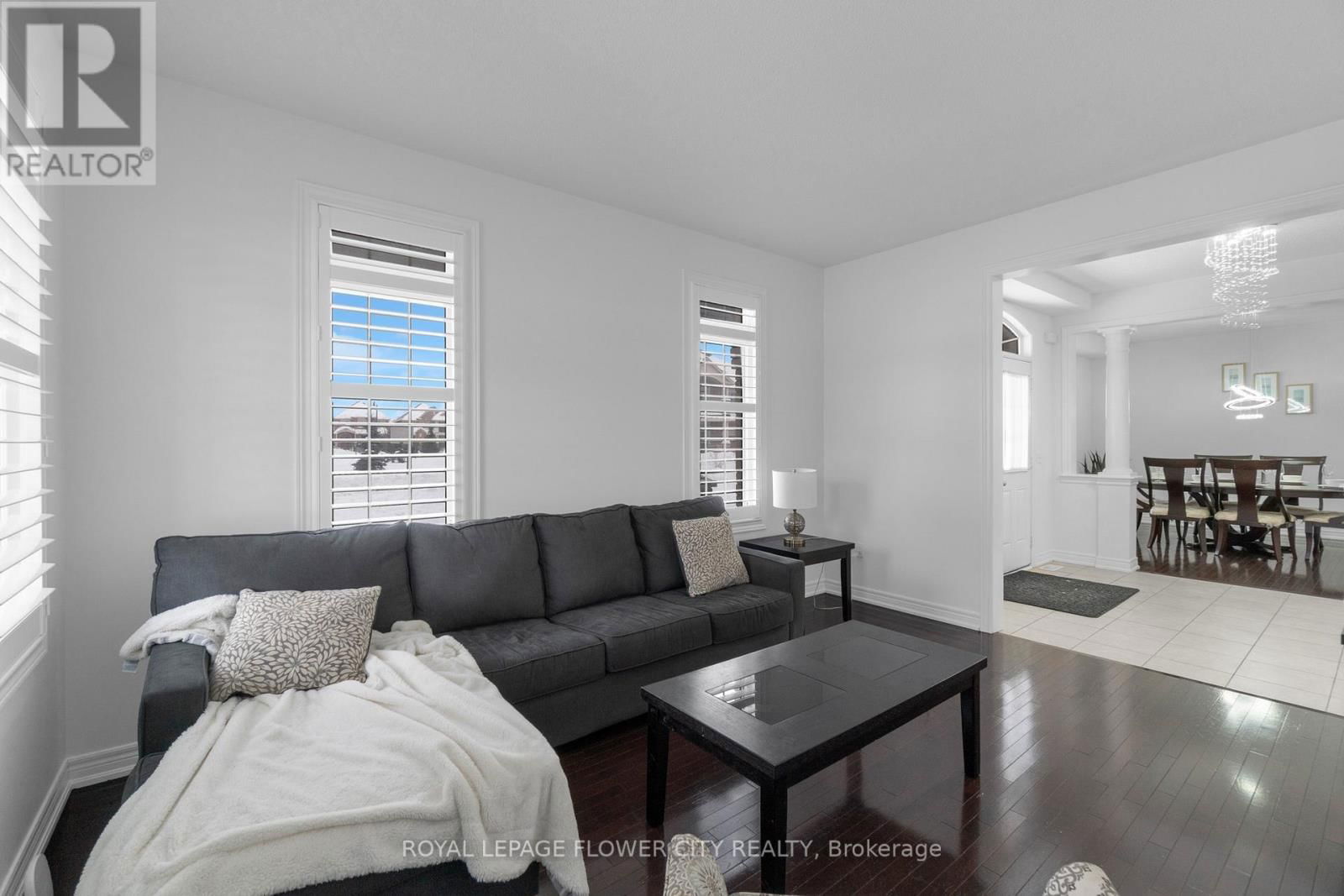 28 DRUMMONDVILLE DRIVE Image 7