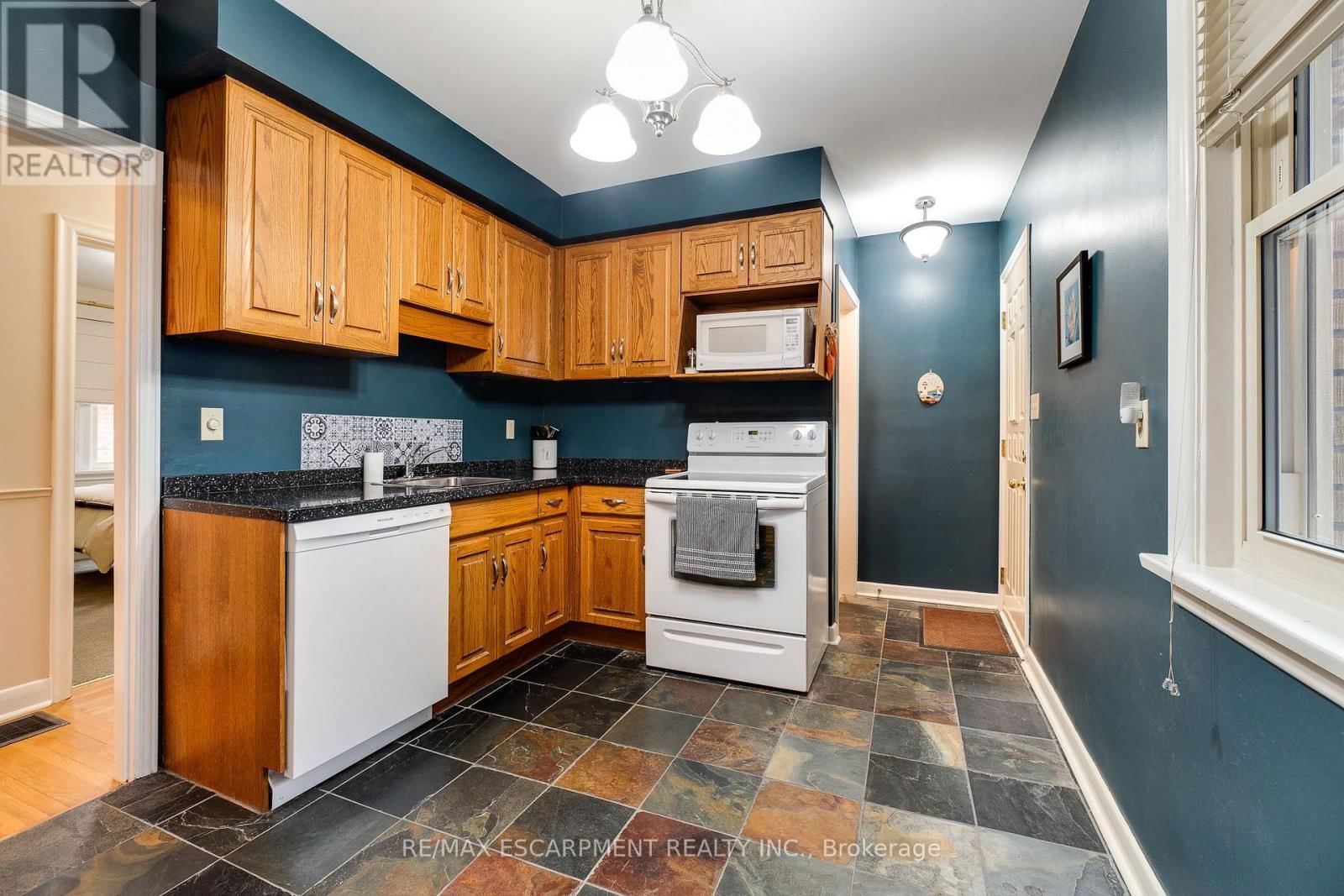 1435 ALFRED CRESCENT Image 21