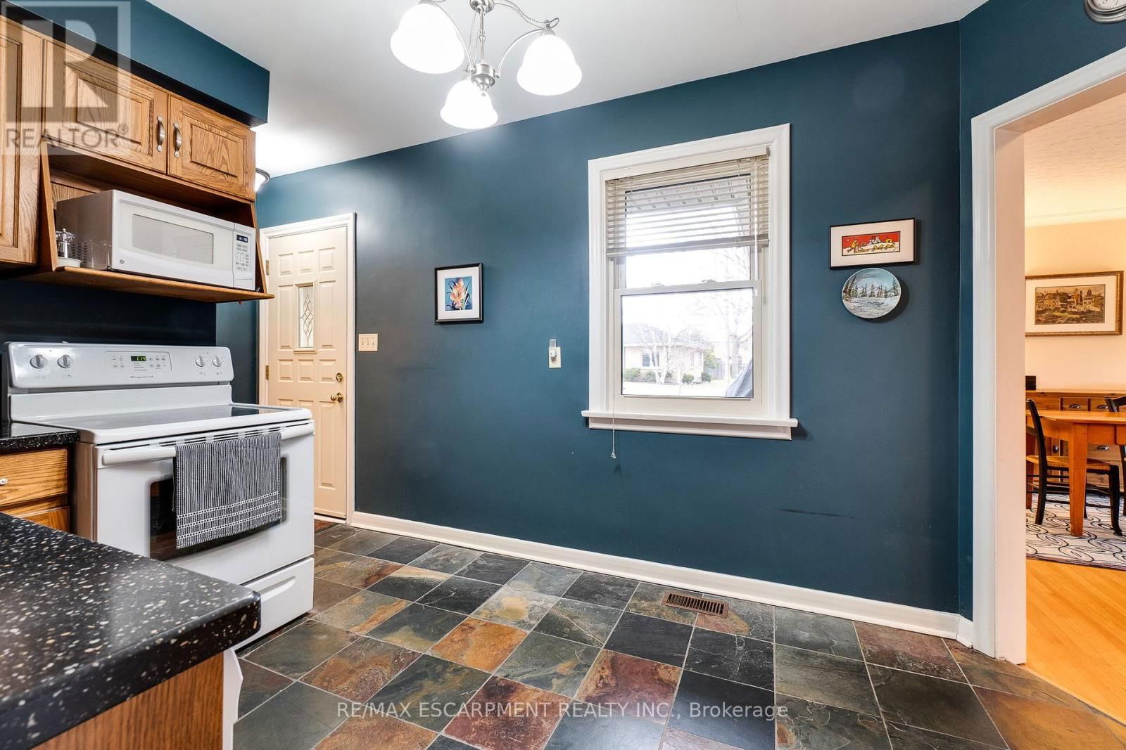 1435 ALFRED CRESCENT Image 24
