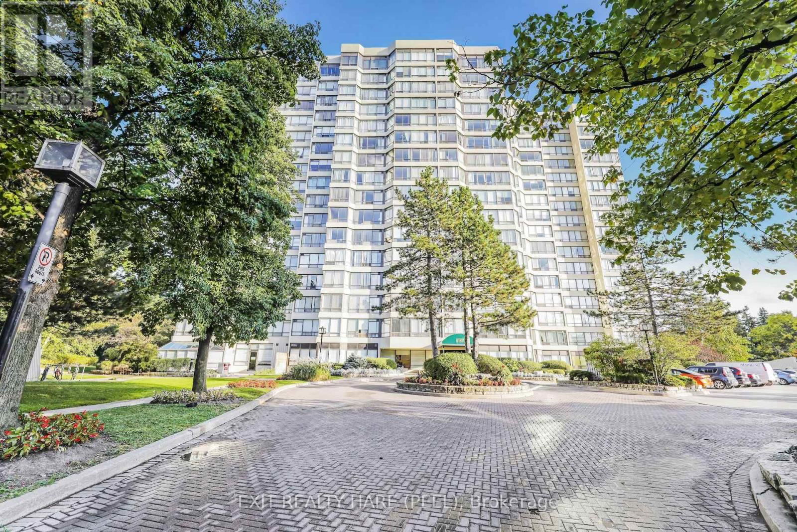 1002 - 26 HANOVER ROAD Image 32