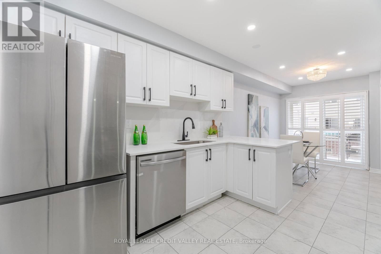 114 WHITLOCK AVENUE Image 19