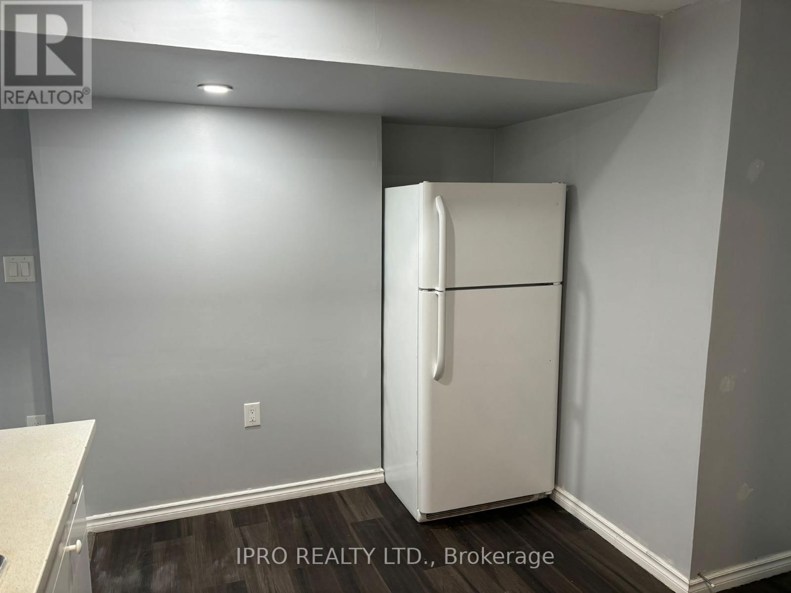 Bsmt - 3 OSWALD ROAD Image 10