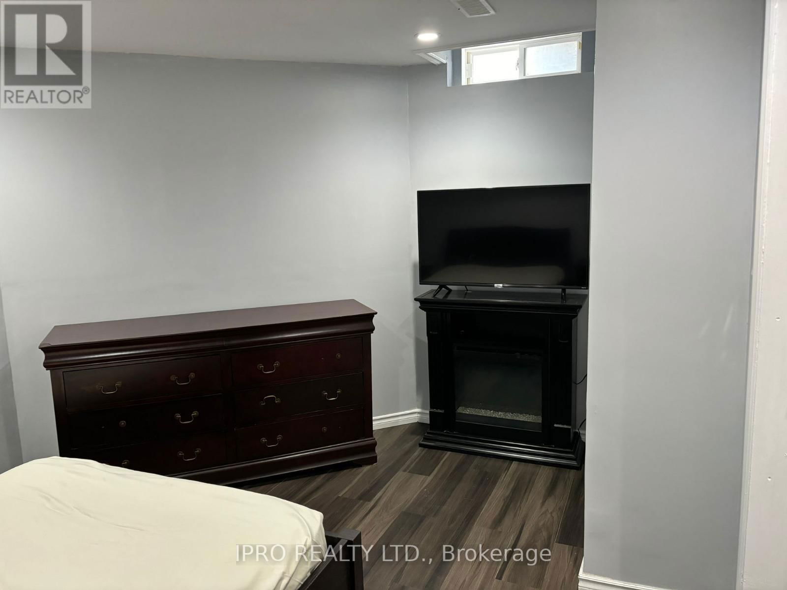 Bsmt - 3 OSWALD ROAD Image 9