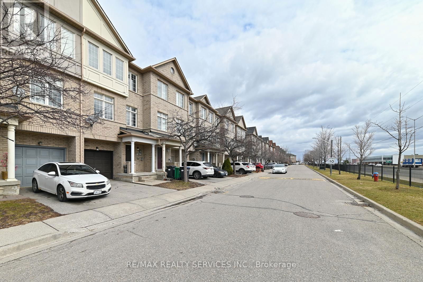 109 - 7035 REXWOOD ROAD Image 2