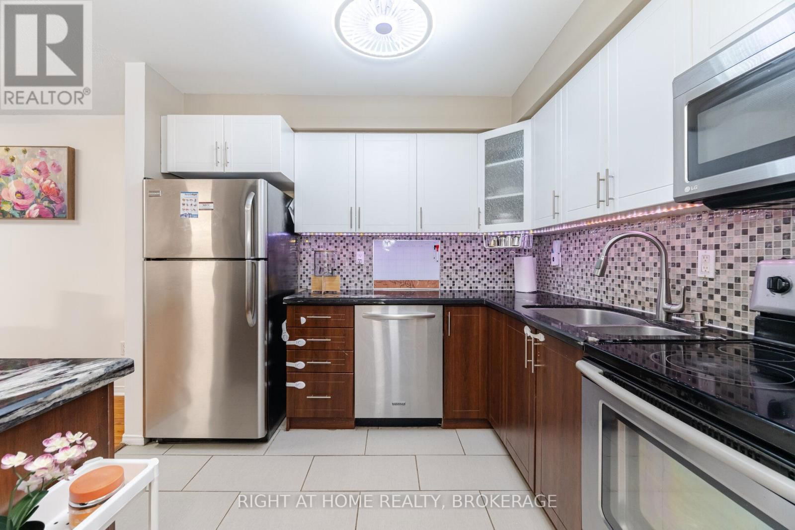 212 - 211 FORUM DRIVE Image 12