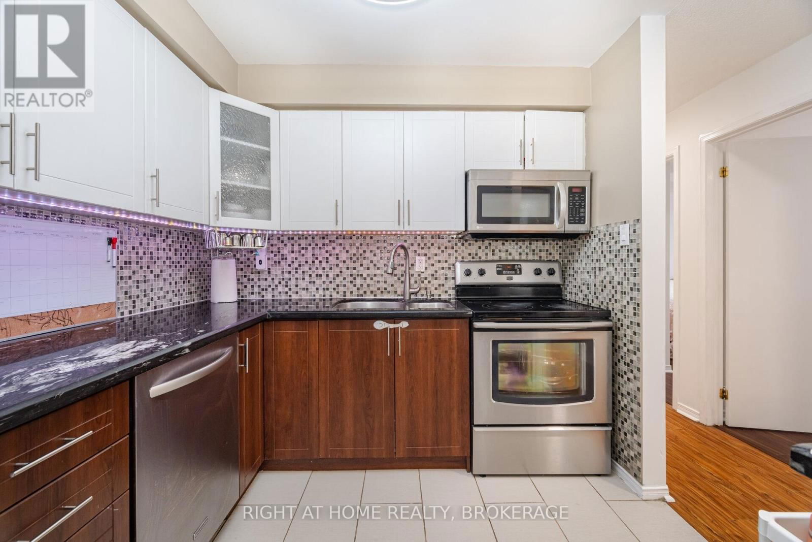 212 - 211 FORUM DRIVE Image 14
