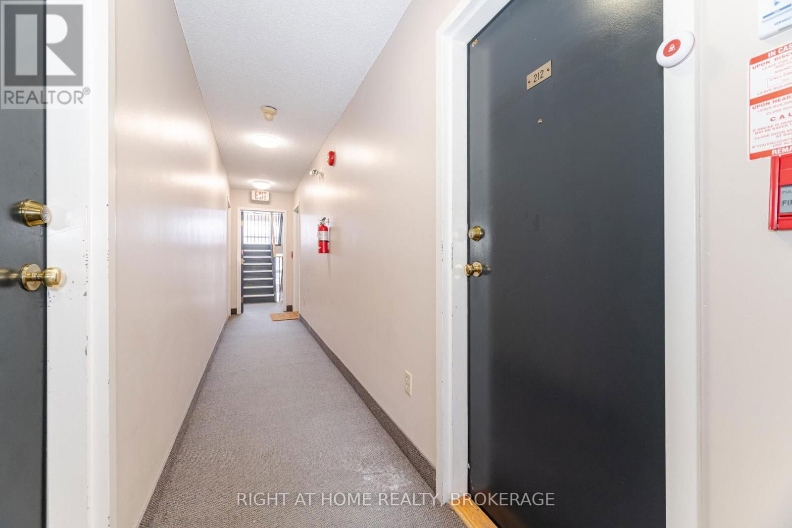 212 - 211 FORUM DRIVE Image 3