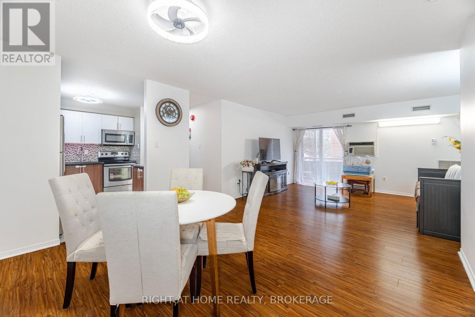 212 - 211 FORUM DRIVE Image 6