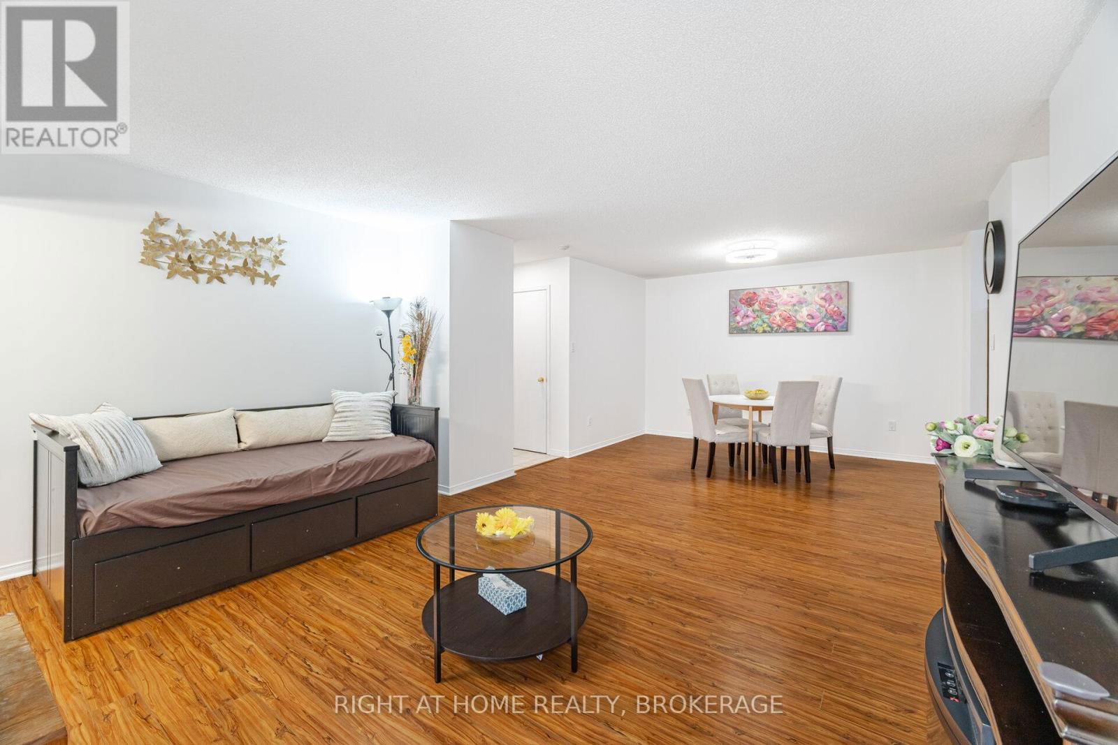 212 - 211 FORUM DRIVE Image 8