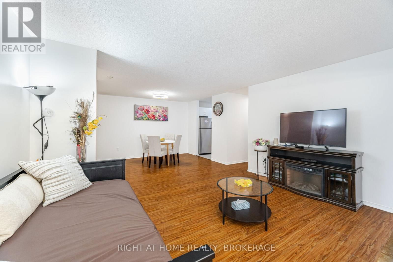 212 - 211 FORUM DRIVE Image 9