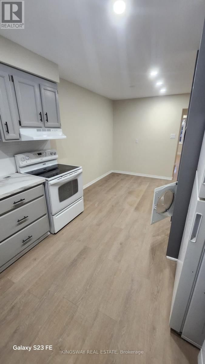 2401 AMBLECOTE LANE Image 10