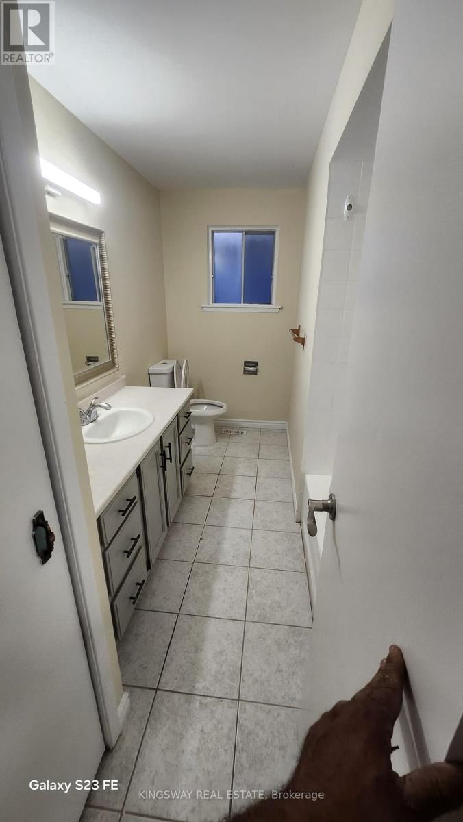 2401 AMBLECOTE LANE Image 11