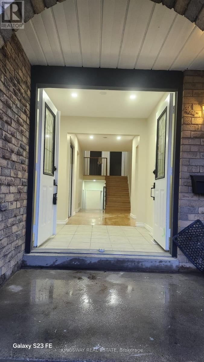 2401 AMBLECOTE LANE Image 14