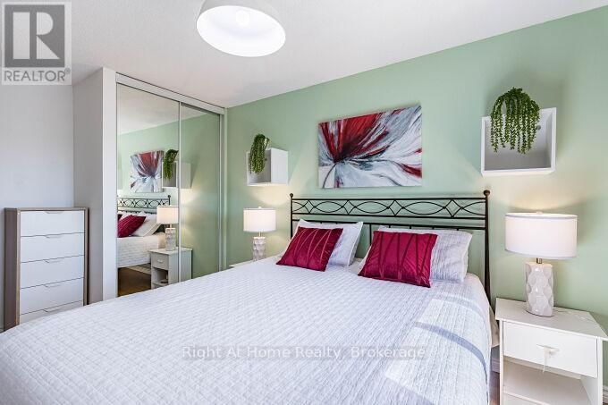 24 - 1528 LANCASTER DRIVE Image 21