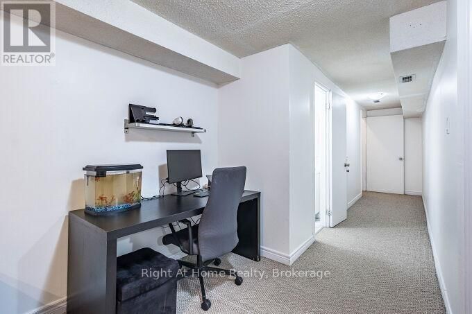 24 - 1528 LANCASTER DRIVE Image 24