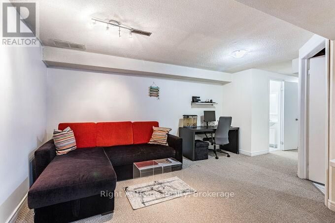 24 - 1528 LANCASTER DRIVE Image 30
